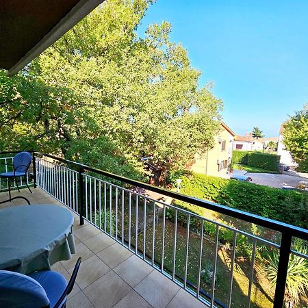 Apartments With A Parking Space Malinska Exterior foto
